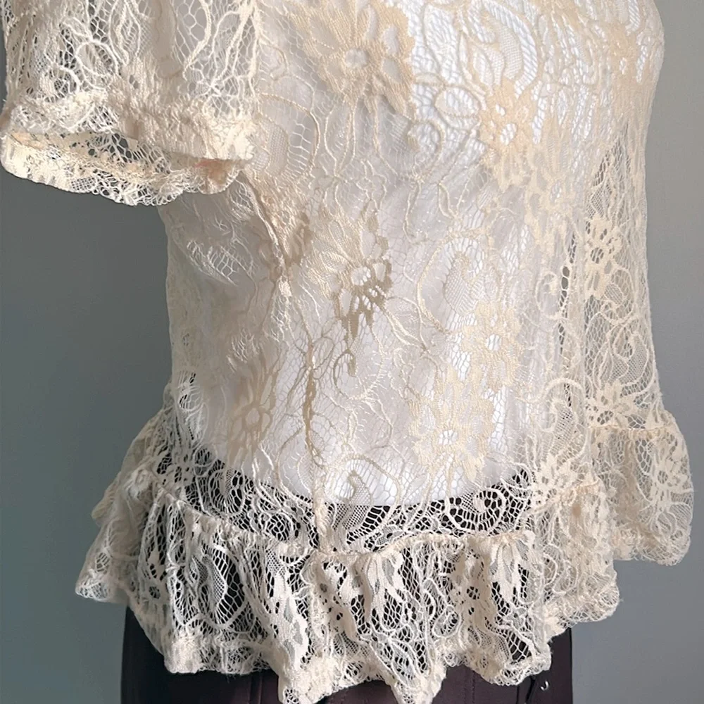 ⬇️ 2/$25 Listing - Delia’s Women’s Vintage Lace Short Sleeve Overlay Blouse